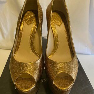 B Brian Atwood Bambola PUmp in Bronze size 8